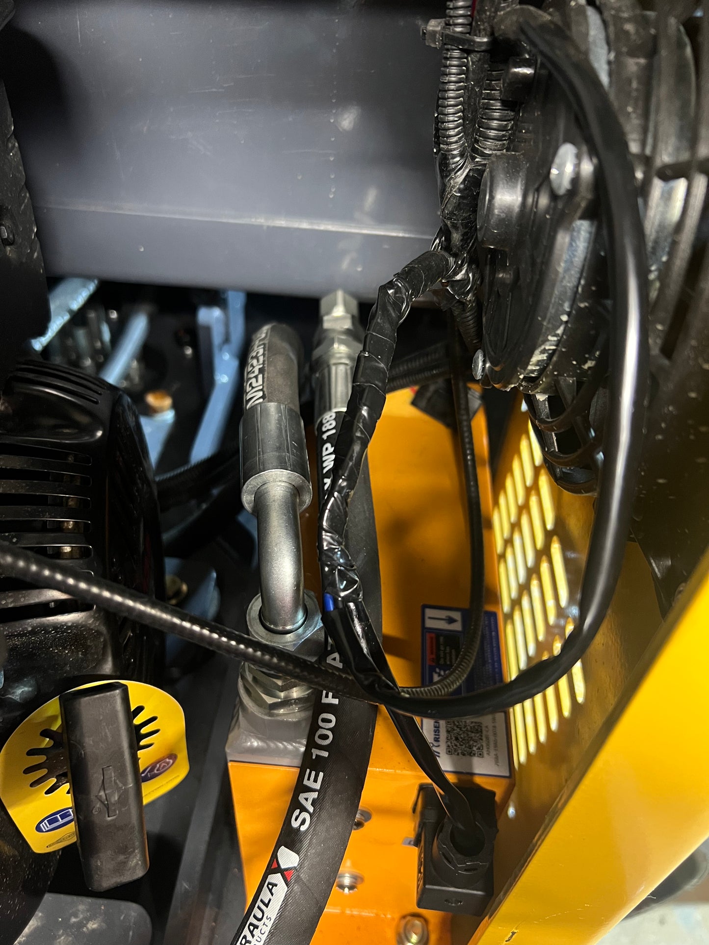 H12 Style Mini Excavator Hydraulic Oil Cooler and Filter Kit