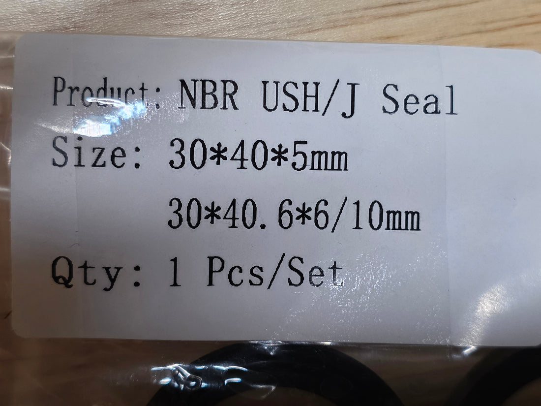 AGT LRT 23 Grease Tensioner Cylinder Seals